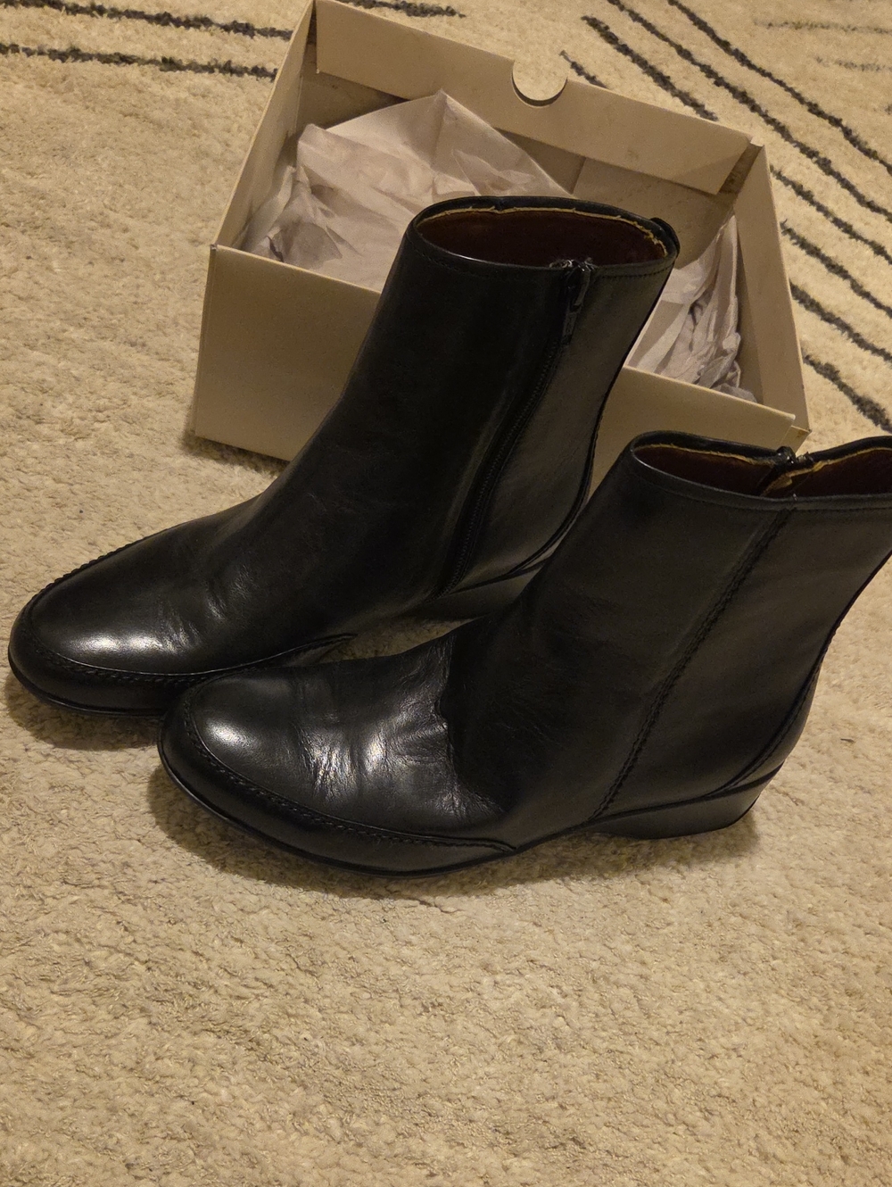 Hush Puppies Black Leather Side-Zip Ankle Boots